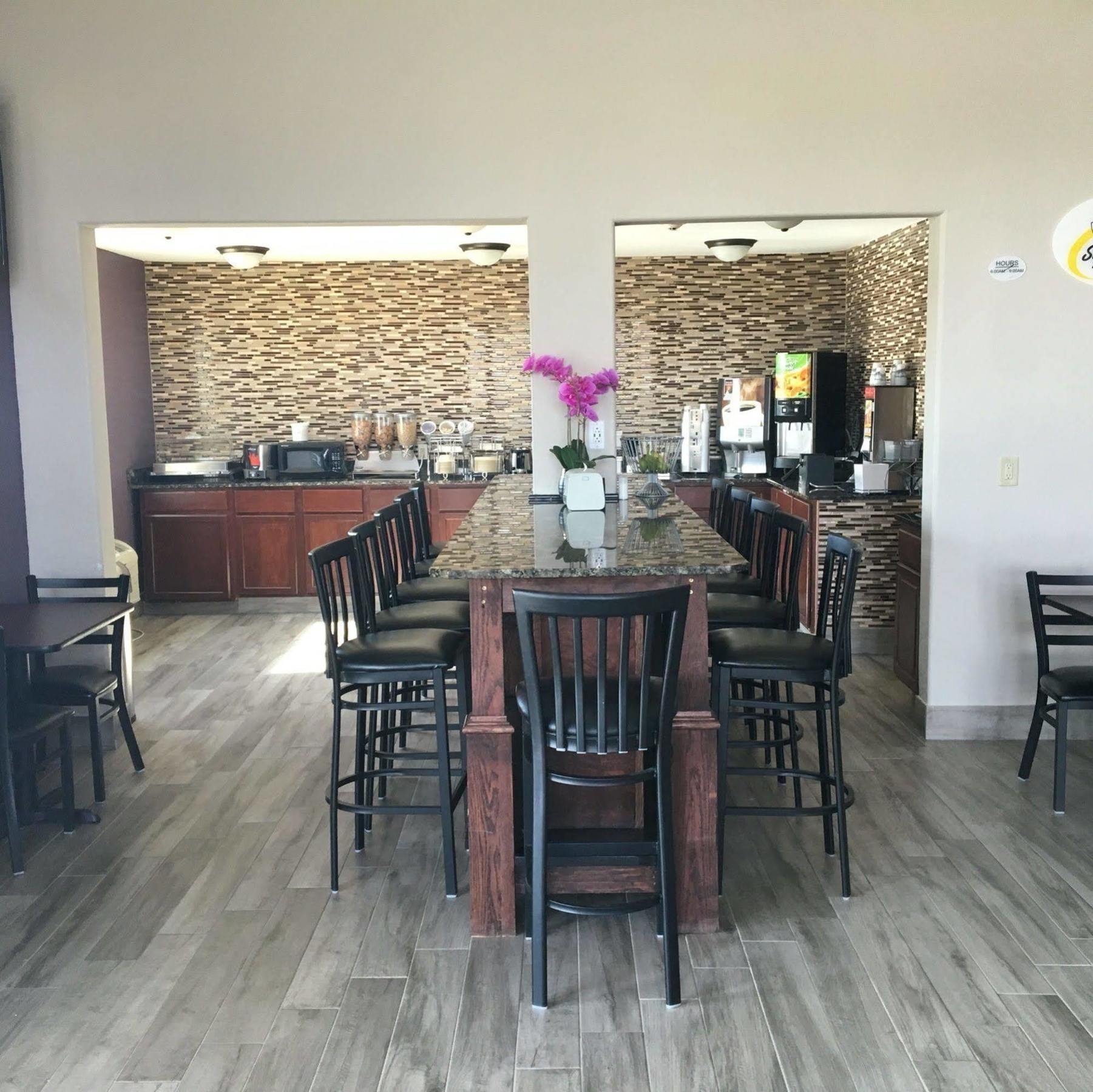 Surestay Plus Hotel By Best Western Kearney Extérieur photo