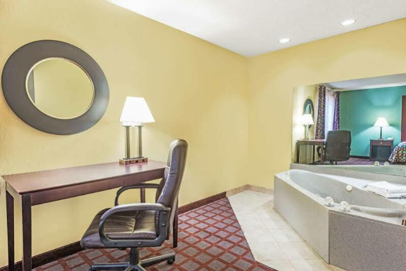Surestay Plus Hotel By Best Western Kearney Extérieur photo